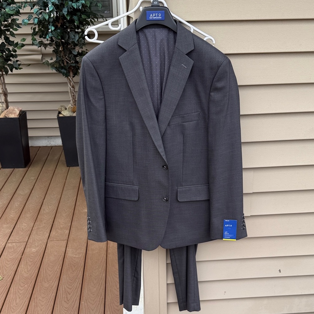 New Apt. 9 Men's Premier Slim Fit Suit Jacket with Pants & Vest. 3 Items!